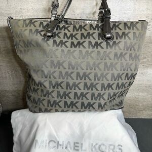 MICHAEL Michael Kors Jet Set Signature Grab Bag Tote Silver/Gray Jacquard